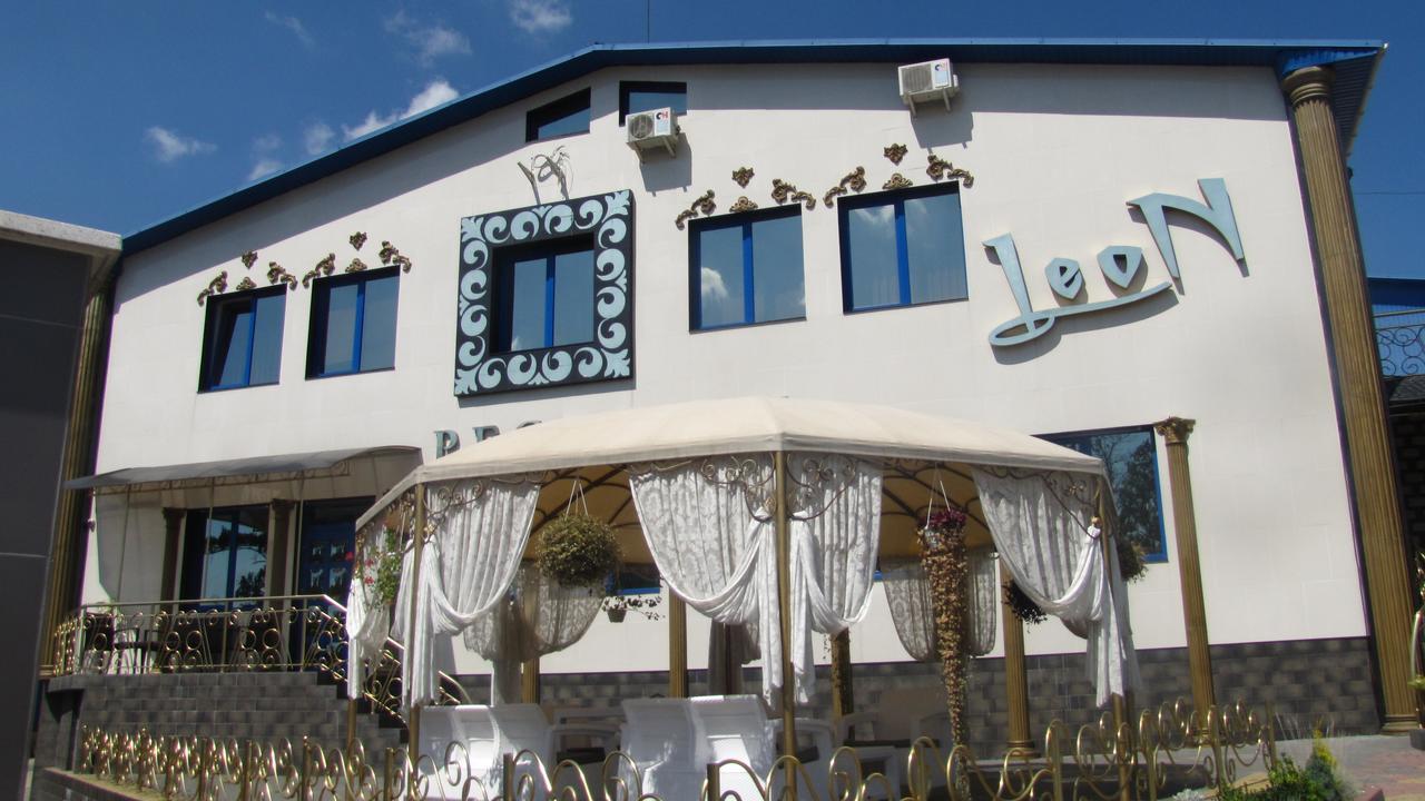 Mini Hotel Leon Lalovo Exterior photo